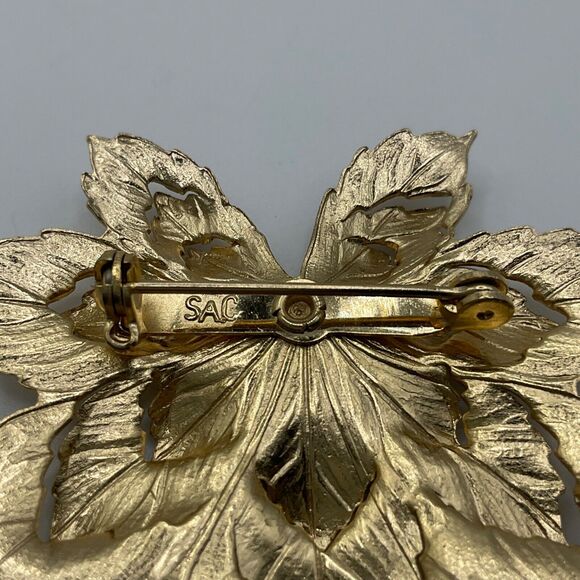 Vintage AVON SAC Maple Leaf Brooch and Earring Set Gold Tone 1980s - Picture 4 of 6